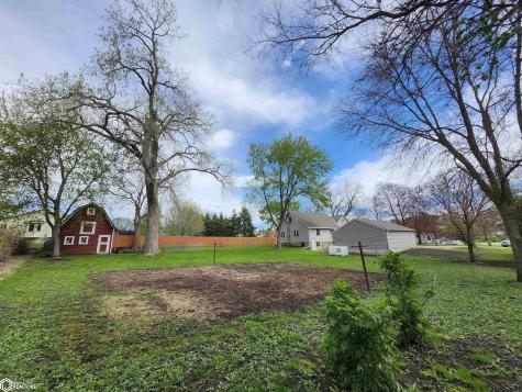 1026 Pleasant Street Forest City IA 50436