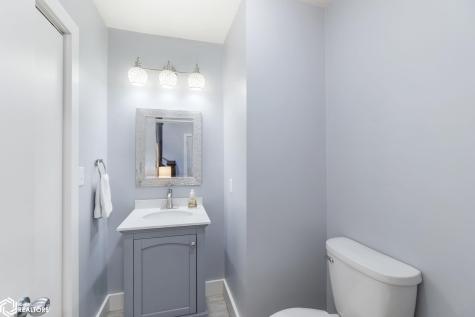 400 N 5th Street Clear Lake IA 50428