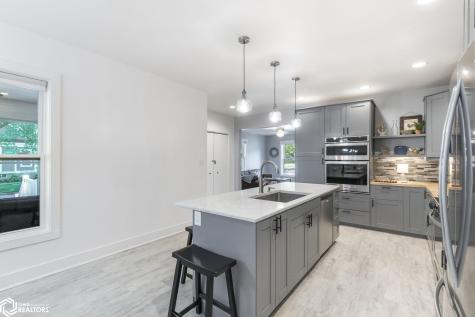 400 N 5th Street Clear Lake IA 50428