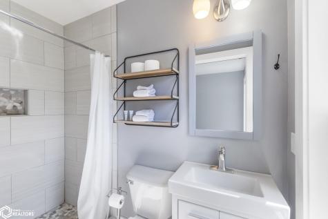 400 N 5th Street Clear Lake IA 50428