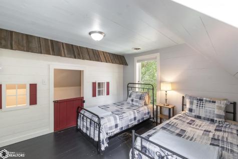 400 N 5th Street Clear Lake IA 50428