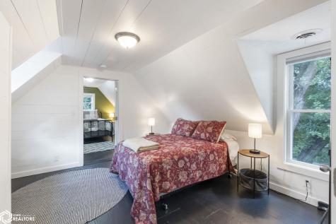 400 N 5th Street Clear Lake IA 50428