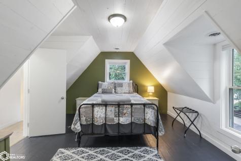 400 N 5th Street Clear Lake IA 50428