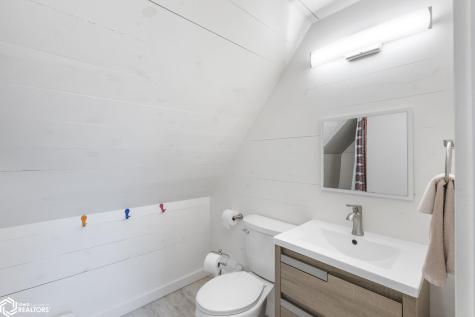 400 N 5th Street Clear Lake IA 50428