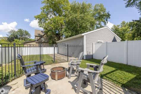 400 N 5th Street Clear Lake IA 50428