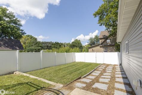 400 N 5th Street Clear Lake IA 50428