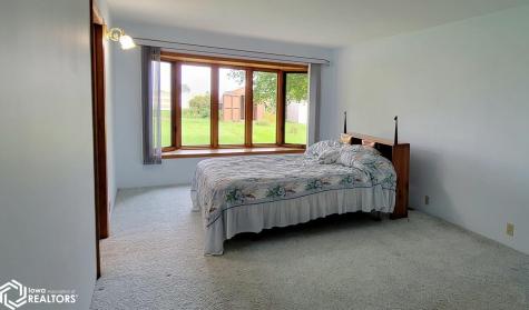 1318 Sunset Drive Hampton IA 50441