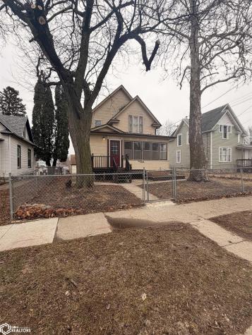 117 S Monroe Avenue Mason City IA 50401