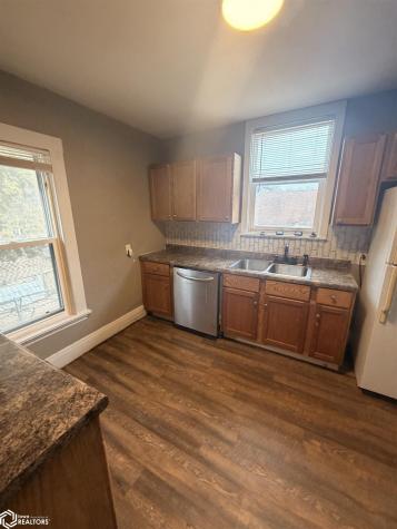117 S Monroe Avenue Mason City IA 50401