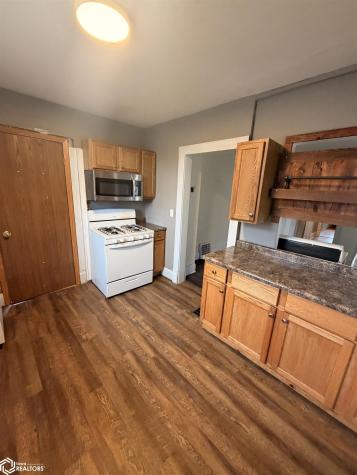 117 S Monroe Avenue Mason City IA 50401