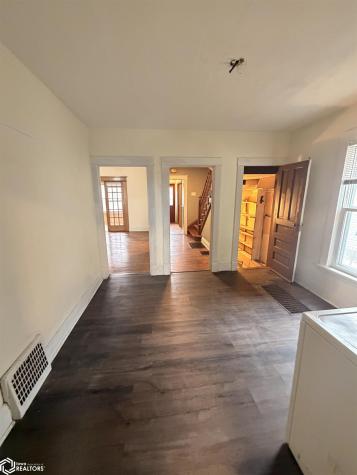 117 S Monroe Avenue Mason City IA 50401