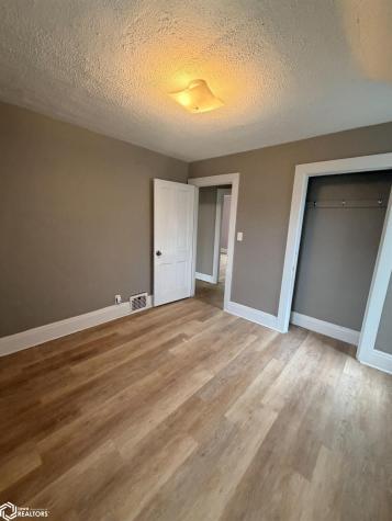 117 S Monroe Avenue Mason City IA 50401