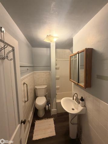 117 S Monroe Avenue Mason City IA 50401