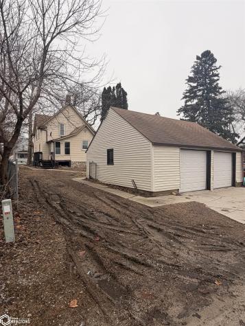 117 S Monroe Avenue Mason City IA 50401