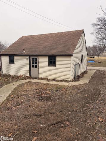 117 S Monroe Avenue Mason City IA 50401