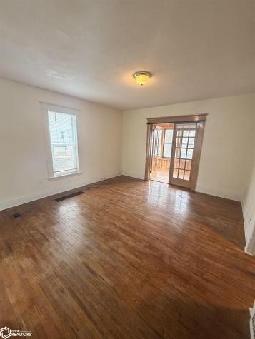 117 S Monroe Avenue Mason City IA 50401