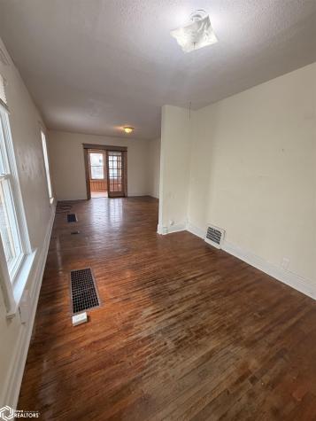 117 S Monroe Avenue Mason City IA 50401