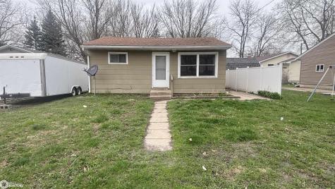 412 29th Street SW Mason City IA 50401