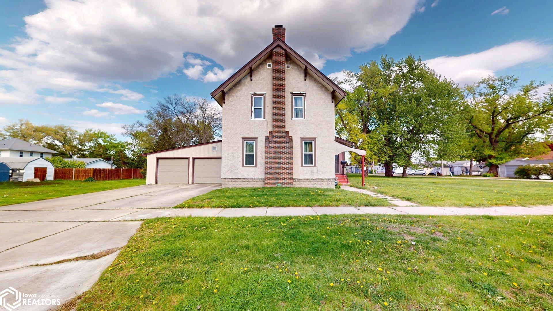 1523 N Monroe Avenue Mason City IA 50401