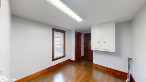 1523 N Monroe Avenue Mason City IA 50401