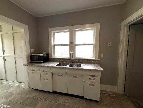 436 N 11th Street Forest City IA 50436
