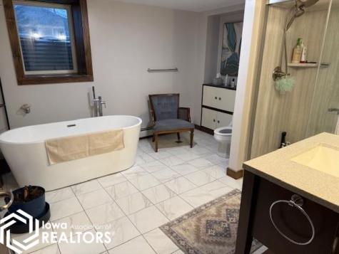560 N State Street Garner IA 50438