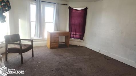 521 N Delaware Avenue Mason City IA 50401
