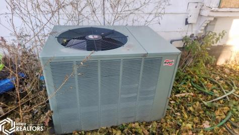 521 N Delaware Avenue Mason City IA 50401