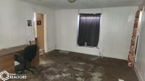 521 N Delaware Avenue Mason City IA 50401