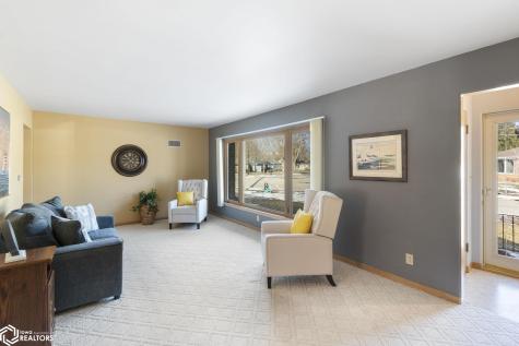 519 17th Street W Clear Lake IA 50428