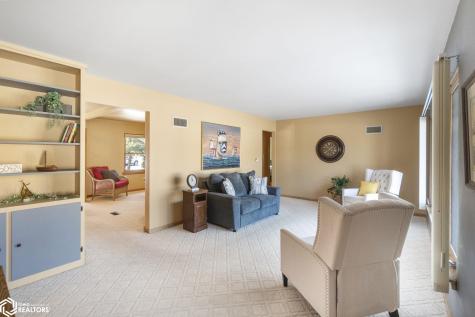 519 17th Street W Clear Lake IA 50428