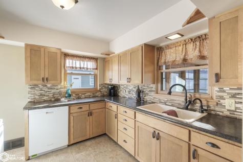519 17th Street W Clear Lake IA 50428