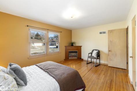 519 17th Street W Clear Lake IA 50428
