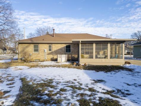 519 17th Street W Clear Lake IA 50428