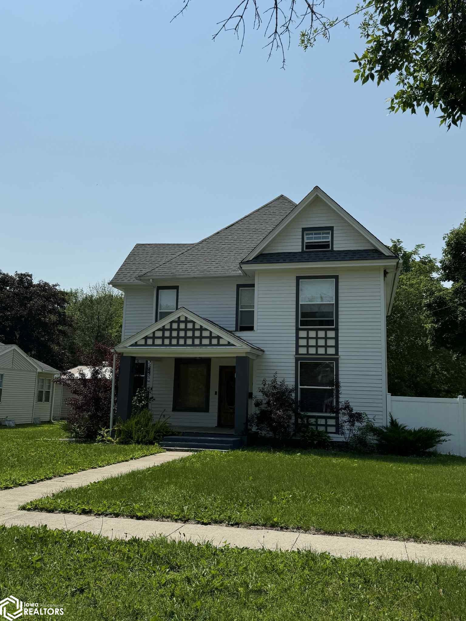 215 5th Avenue NE Belmond IA 50421