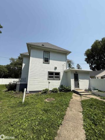 215 5th Avenue NE Belmond IA 50421