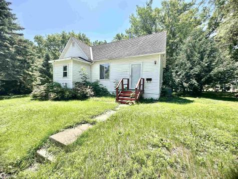 143 SW 11th Street Mason City IA 50401
