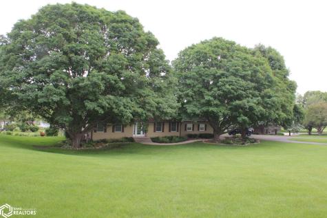 1077 Meadow Lake Drive Mason City IA 50401