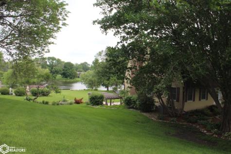 1077 Meadow Lake Drive Mason City IA 50401