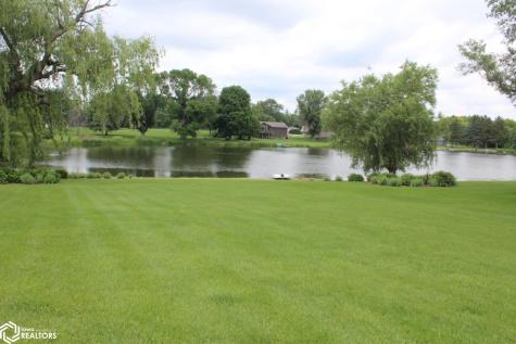 1077 Meadow Lake Drive Mason City IA 50401