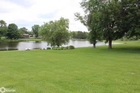 1077 Meadow Lake Drive Mason City IA 50401