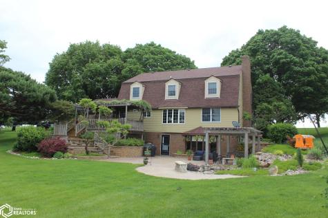 1077 Meadow Lake Drive Mason City IA 50401