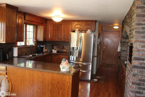 1077 Meadow Lake Drive Mason City IA 50401