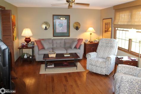 1077 Meadow Lake Drive Mason City IA 50401