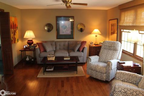 1077 Meadow Lake Drive Mason City IA 50401