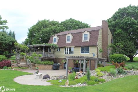 1077 Meadow Lake Drive Mason City IA 50401