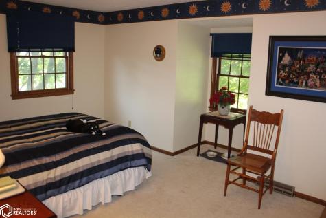 1077 Meadow Lake Drive Mason City IA 50401