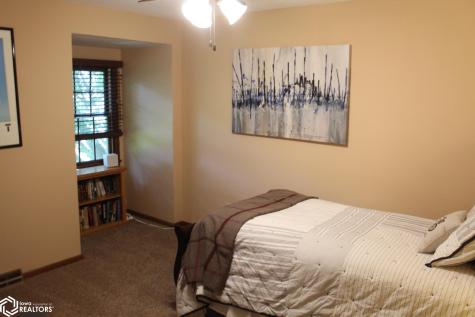 1077 Meadow Lake Drive Mason City IA 50401