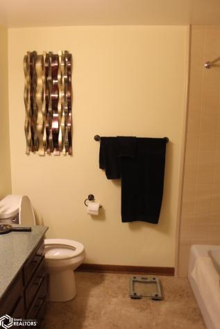 1077 Meadow Lake Drive Mason City IA 50401