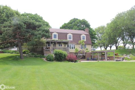 1077 Meadow Lake Drive Mason City IA 50401